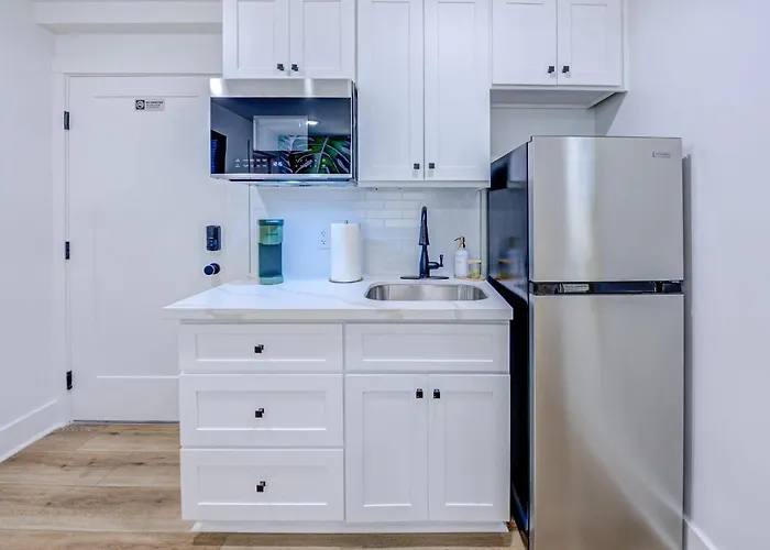 Cheetah Crush Studio Apartment